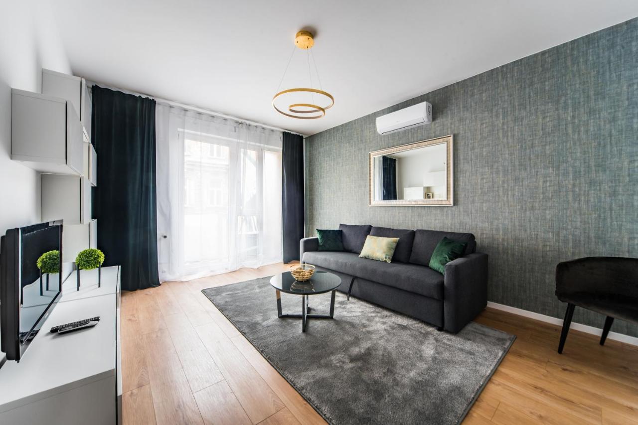 Akacfa 413 1 Bedroom Aircon Center Apartment Budapest Bagian luar foto