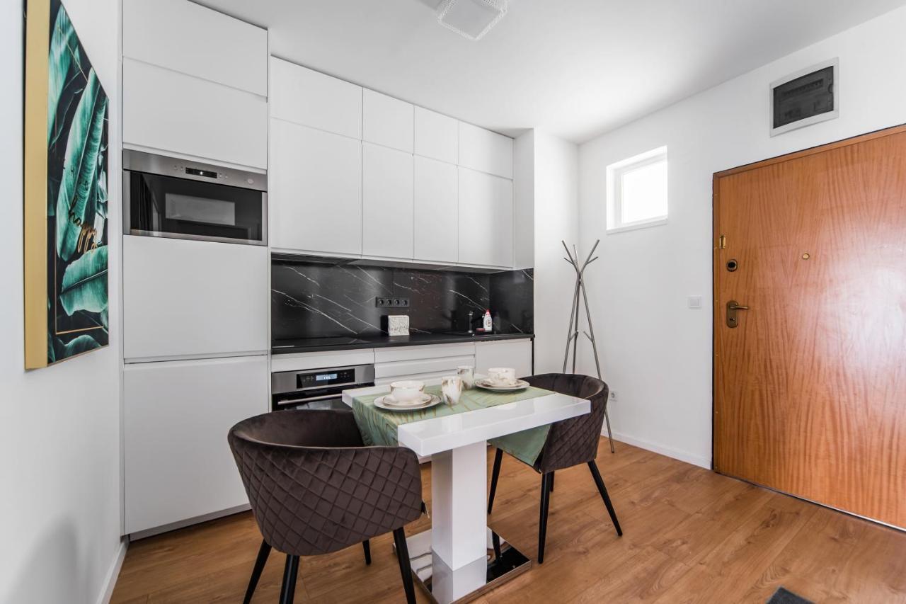 Akacfa 413 1 Bedroom Aircon Center Apartment Budapest Bagian luar foto