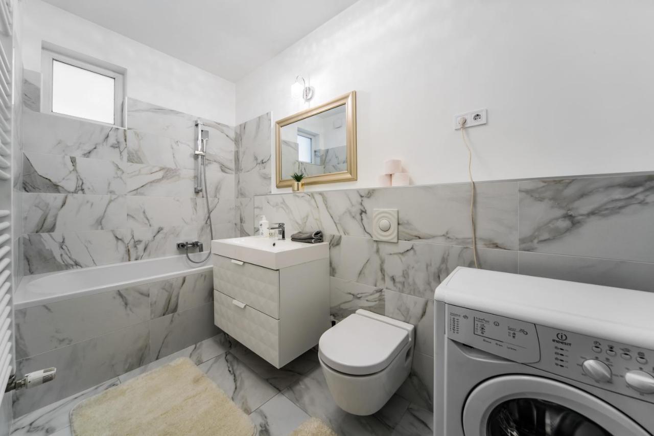 Akacfa 413 1 Bedroom Aircon Center Apartment Budapest Bagian luar foto